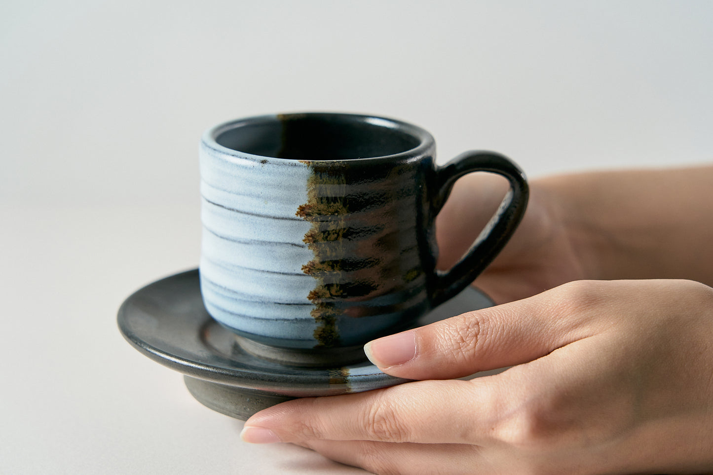 カップ&ソーサー/白黒